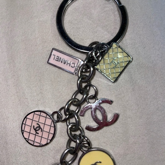 Chanel Beauty Keychain or Handbag Charm! Multi charm! EUC - Picture 4 of 8